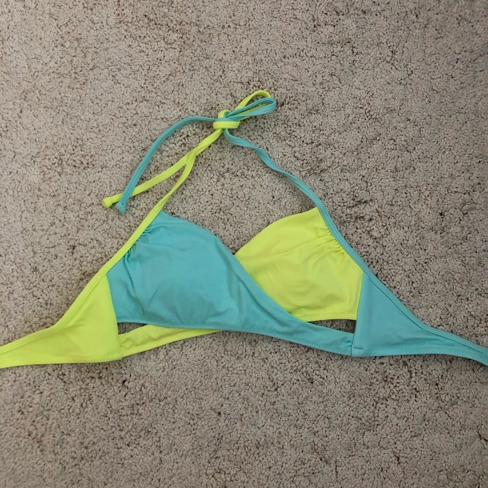 NEW Victoria’s Secret Pink Two Tone Bikini Top